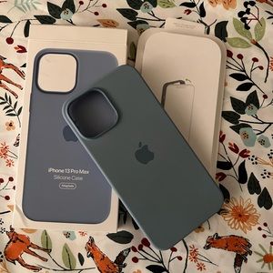 Apple iPhone 13 Pro Blue Fog Silicone Case